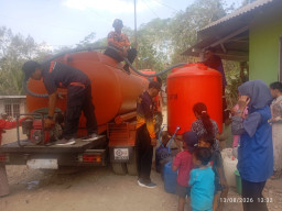 Kekeringan Jember Meluas ke 7 Kecamatan, BPBD Salurkan 282.500 Liter Air Bersih