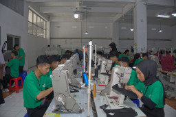 Menerapkan Prinsip CSV, Program TJSL PLN Dorong Kemandirian Ekonomi dan Pelestarian Lingkungan di Berbagai Daerah