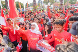 Gelorakan Nasionalisme dan Konservasi, Gubernur Khofifah Lepas Ekspedisi 81 Pembentangan Merah Putih di Gunung Arjuno