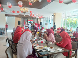 Rayakan HUT ke 81 RI, Hotel Santika Gresik Ajak Tamu Nikmati Sejuta Rasa Kemerdekaan