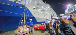 Bantuan Gempa NTT Dikirim Lewat MV Tidar, KSOP Tanjung Perak dan Pelindo Group Bersinergi