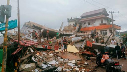 Gempa Dahsyat Magnitudo 7,7 Guncang NTT, BMKG Keluarkan Peringatan Dini Tsunami