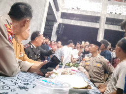 Oknum Polres Gresik Nyaris Dihakimi Massa Karena Lakukan Pemerasan Berkedok Judol