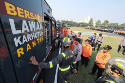 Polda Jatim Kerahkan Personel dan Peralatan Bantu Tangani Karhutla