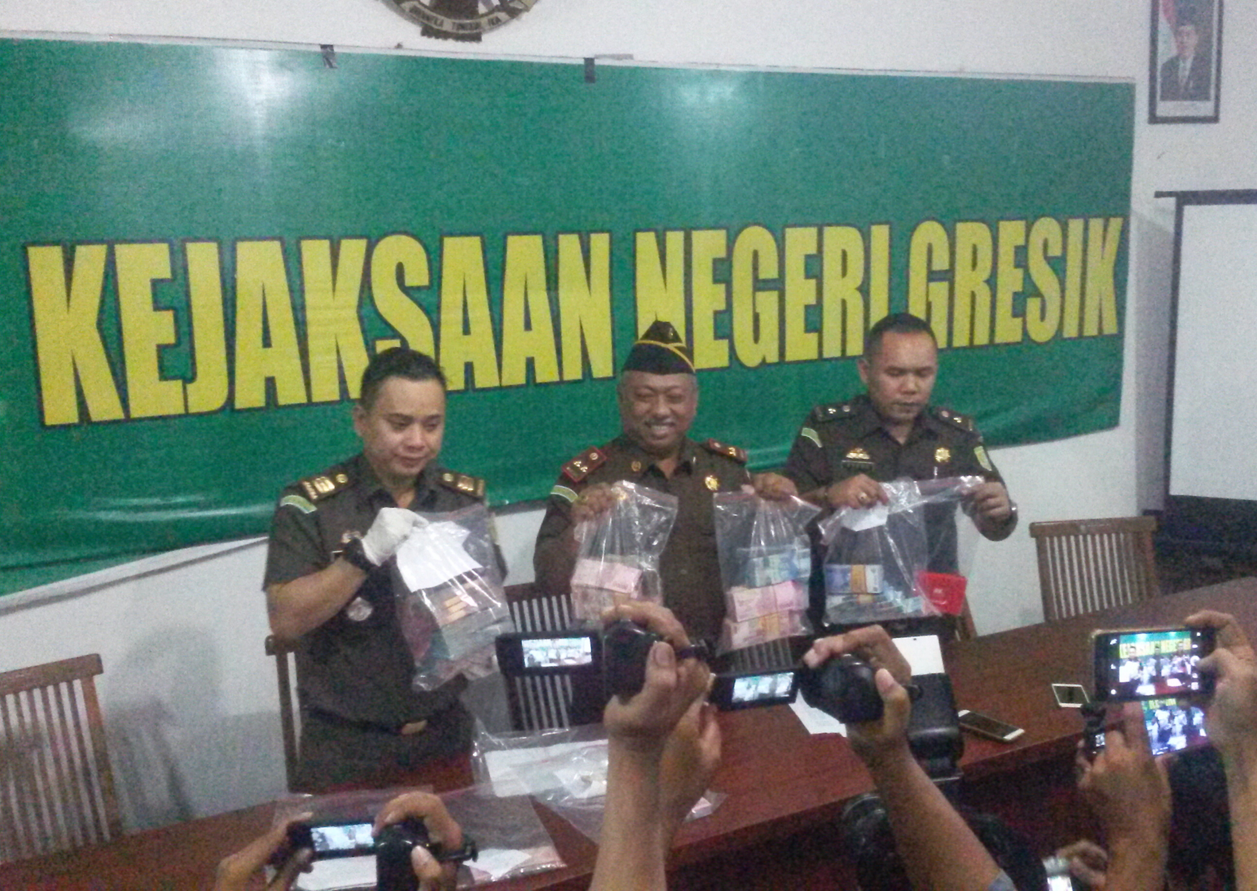 Sekretaris BPPKAD Gresik Ditetapkan Tersangka