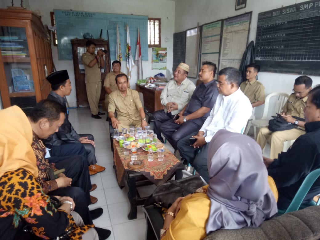 Viral Guru Ditantang Siswa, DPRD Gresik Gagas Perda Perlindungan Pendidik