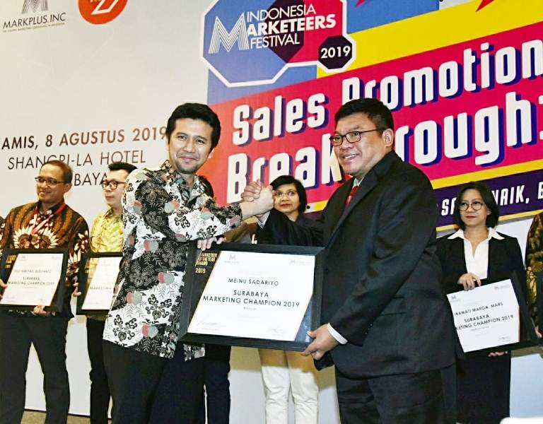 Direktur Pemasaran PG Raih Marketeers of The Year Surabaya 2019