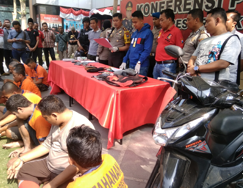 Sambil Bawa Bondet, Dua Pelaku Curanmor Asal Pasrepan Diringkus