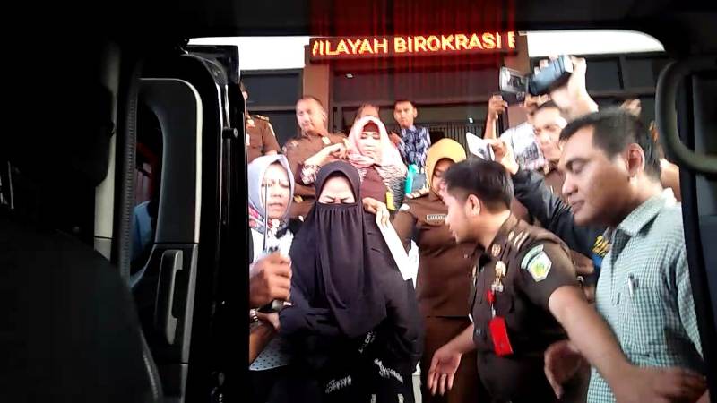 Diperiksa 6 Jam, Tersangka Kasus Korupsi di Dispora Pasuruan Langsung Ditahan