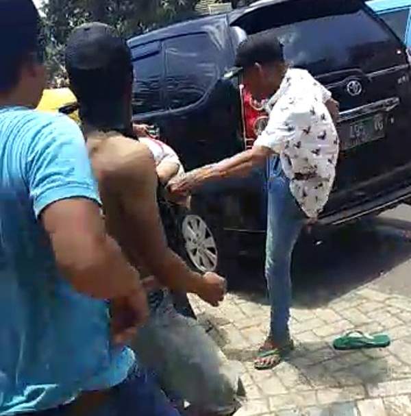 Nyaru Petugas PDAM, Rampok ‘Kacangan’ Dihajar Massa