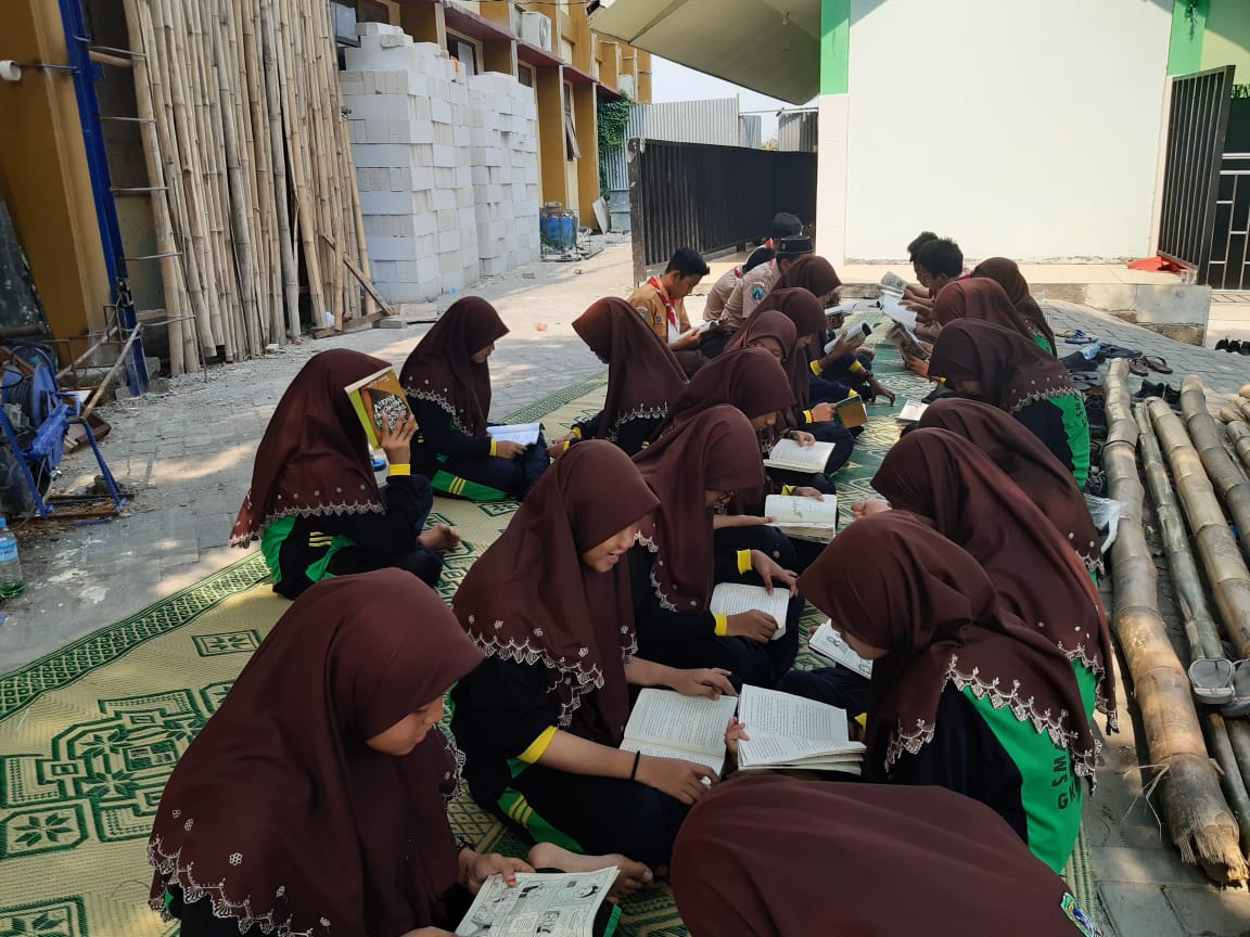 SMP Islamic Qon Terapkan Literasi Luar Sekolah Hingga Permainan Tradisional