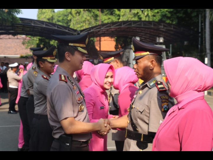 Satu Kasat dan Enam Kapolsek di Gresik Dirotasi