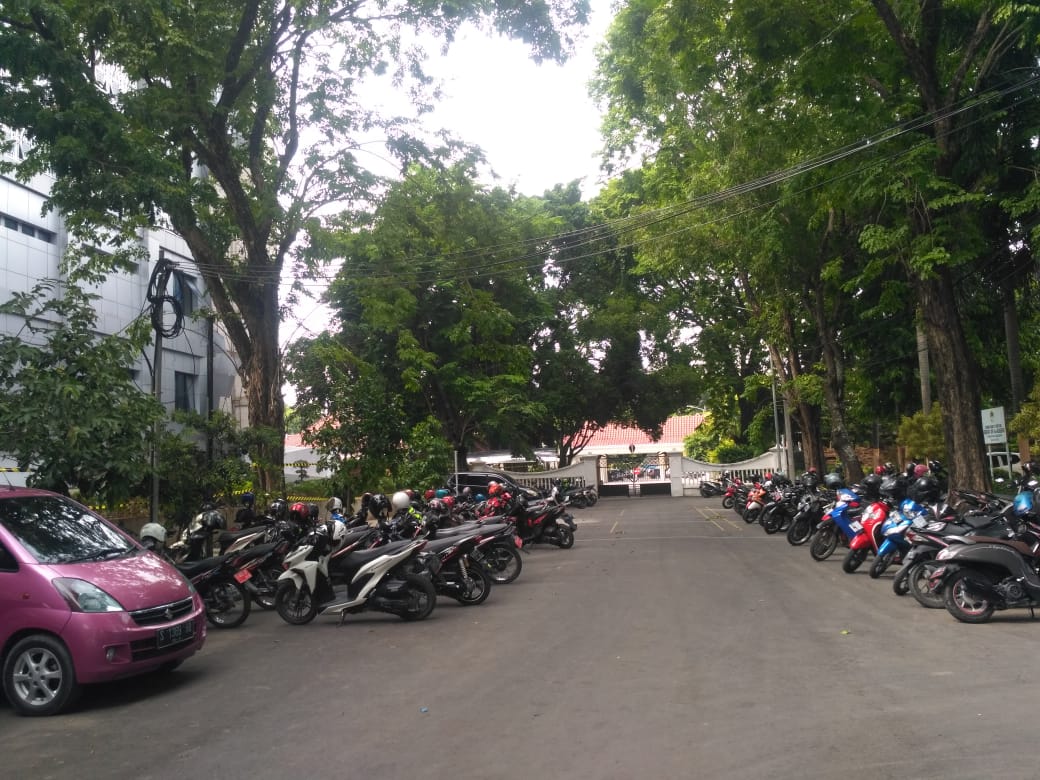 Penanganan Lamban, Lokasi Parkir Pegawai 'Mengungsi' ke Gedung DPRD