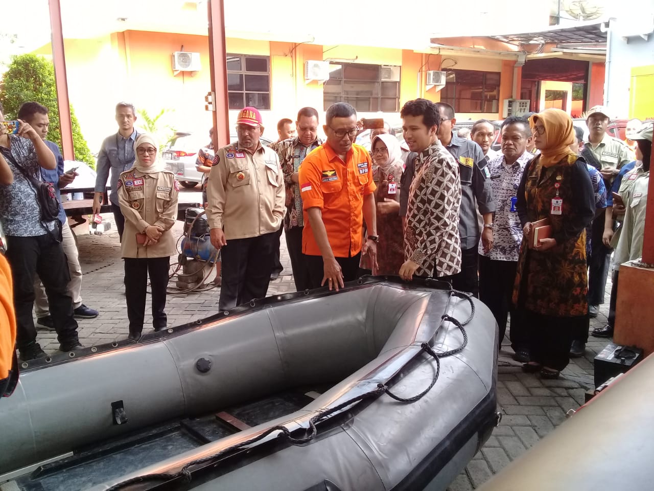 Emil Dardak Tinjau Posko Penanganan Bencana di Jatim