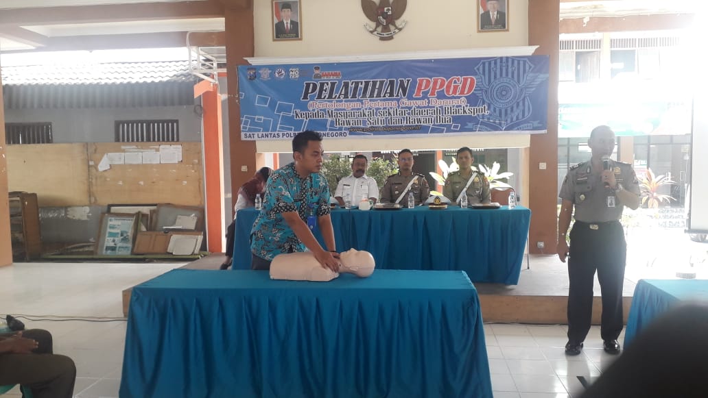 Rawan Laka Lantas, Warga Sekitar Dilatih Penanganan Pertama Korban