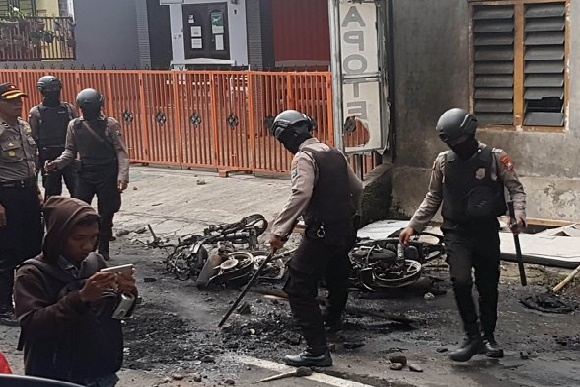 Pemprov Jatim Minta Maaf Rusuh Suporter di Blitar