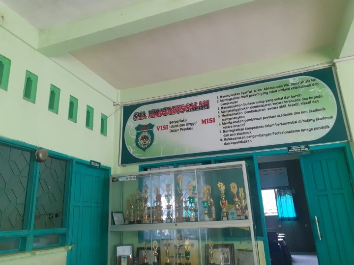 Rencana Study Tour SMA Lowayu ke Bali Akhirnya Ditunda