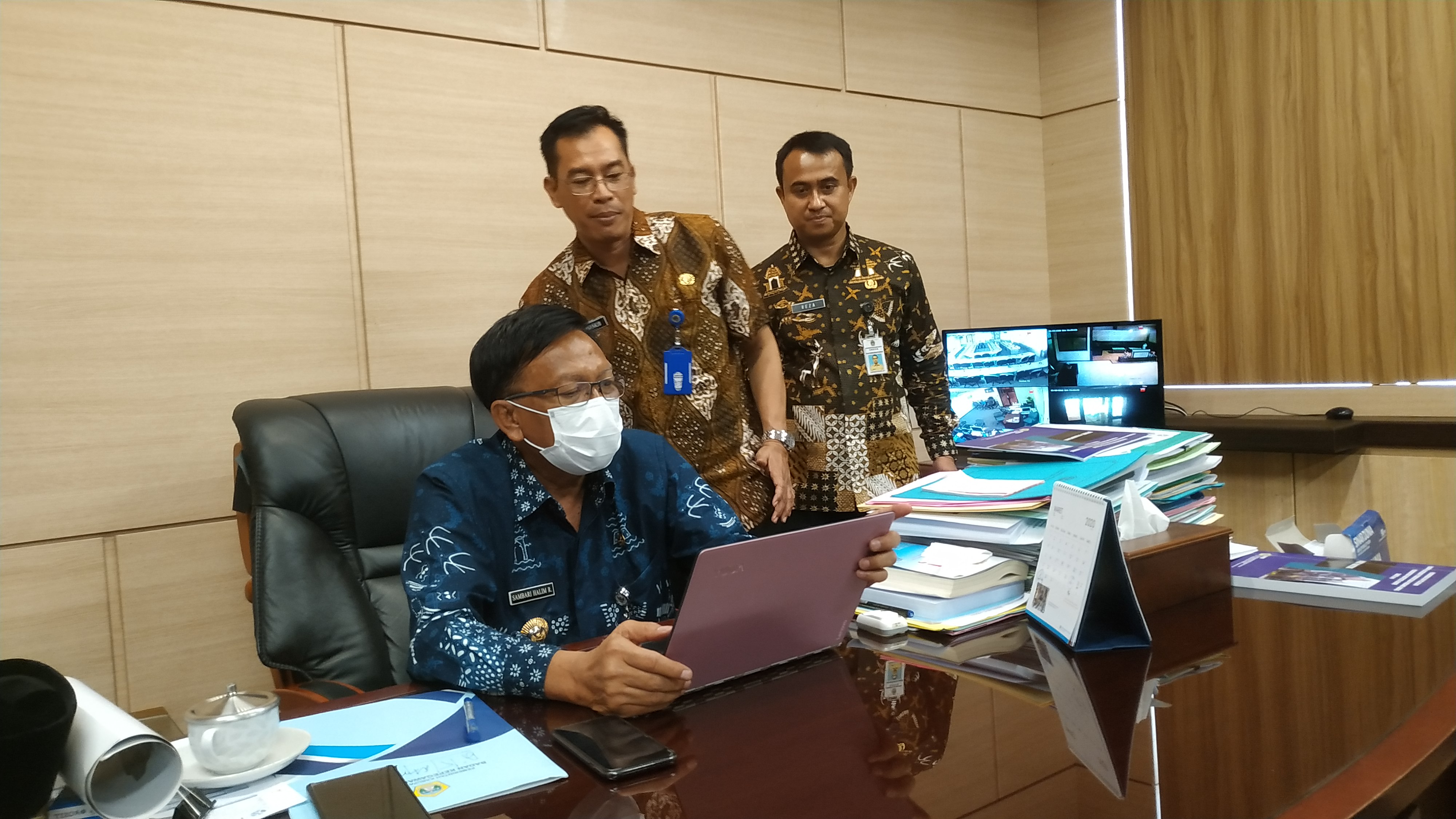 Persiapan Bekerja dari Rumah, Bupati Gresik Uji Coba Sistem Telekonferensi