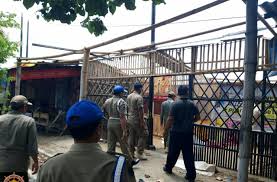 Satpol PP Kediri Segera Bongkar Warung GOR Joyoboyo
