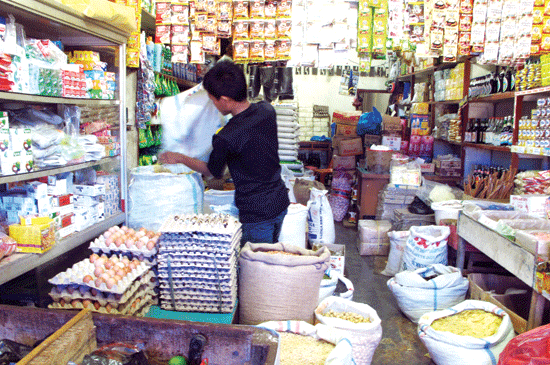 Harga Kebutuhan Pokok di Pasar Bojonegoro Stabil