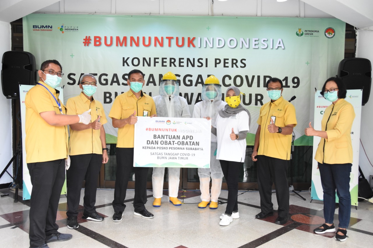 Petrokimia Gresik Serahkan APD dan Obat-obatan