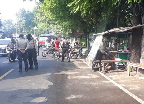 Ayan Kumat, Warga Sekitar Takut Menolong Dikira Covid