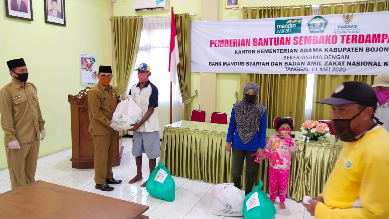 GTT dan PTT Kemenag Bojonegoro Terima Bantuan Sembako
