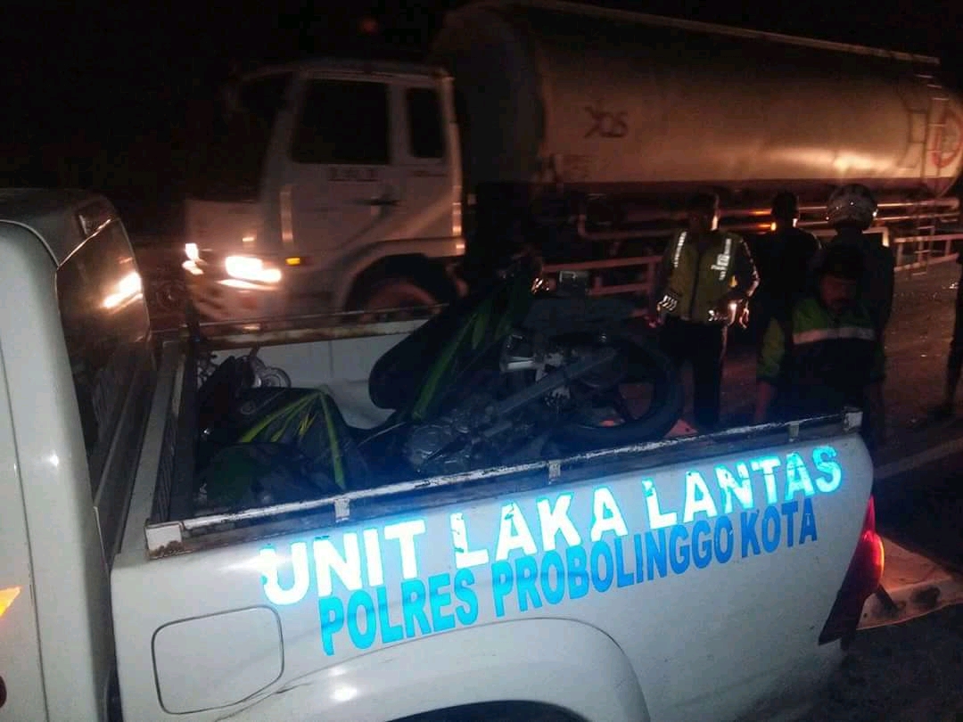 2 Tewas 2 Luka, Empat Pengendara Motor Hantam Truk