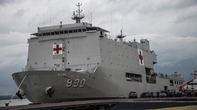 Kapal Rumkit KRI Soeharso Tiba di Dermaga Madura