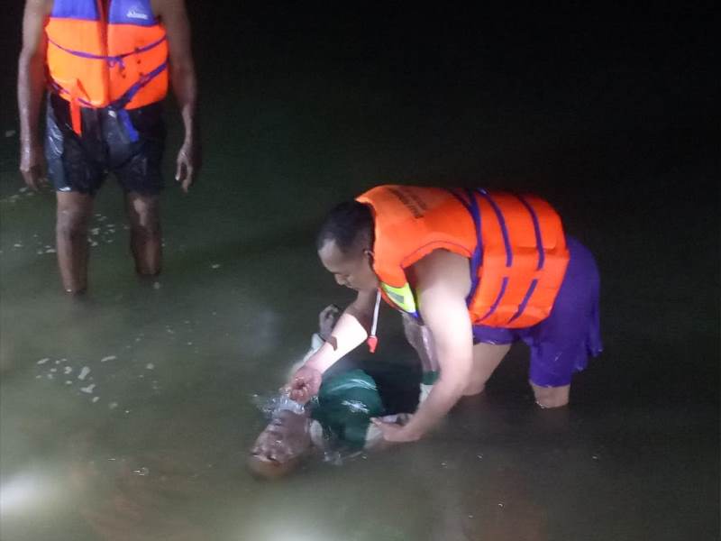 Kakek 70 Tahun di Wringinanom Gresik Tewas Tercebur  Bekas Galian Tol