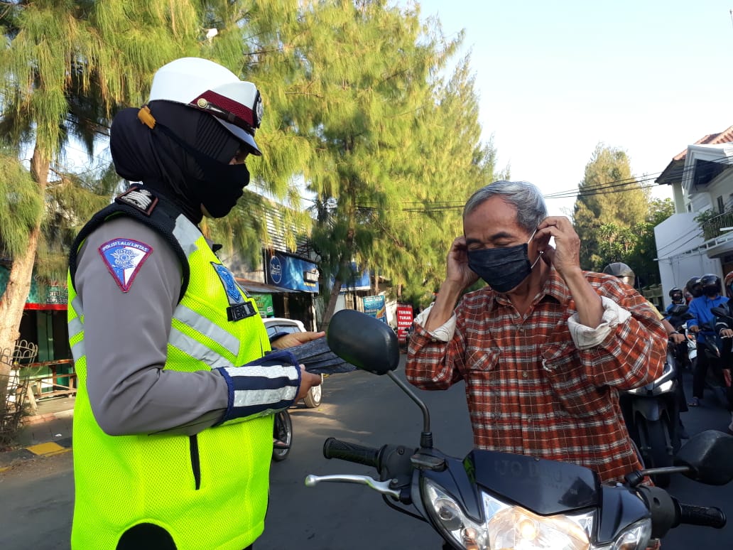 450 Pelanggaran Lalin Per Hari, Satlantas Gresik Gencar Edukasi Pengendara