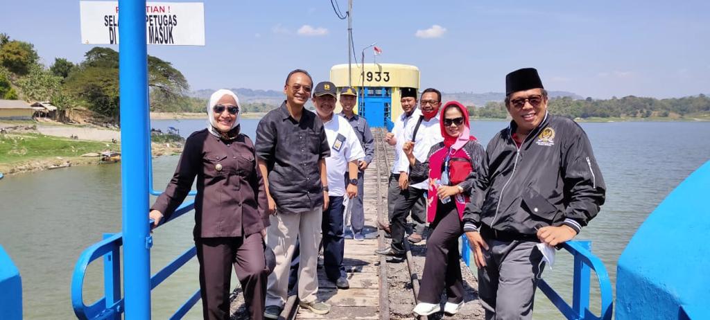 Persiapan Kemarau, Bupati Bojonegoro dan Ketua DPP PDIP Cek Ketersediaan Air Dua Waduk