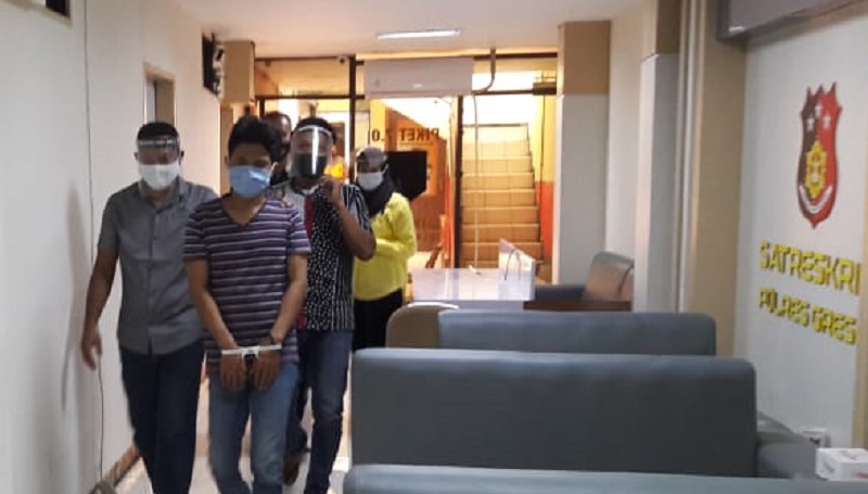 Pasang Foto Berwajah Ganteng di-FB, Bujang Lapuk Gresik Ajak Ketemuan dan Perkosa Korbannya