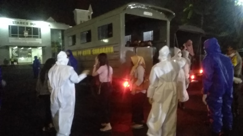Arek Suroboyo Yang Hobi Nglayap, Ingat Mulai Malam Ini Sampai Sabtu Ada Obrakan Wong Cangkruk