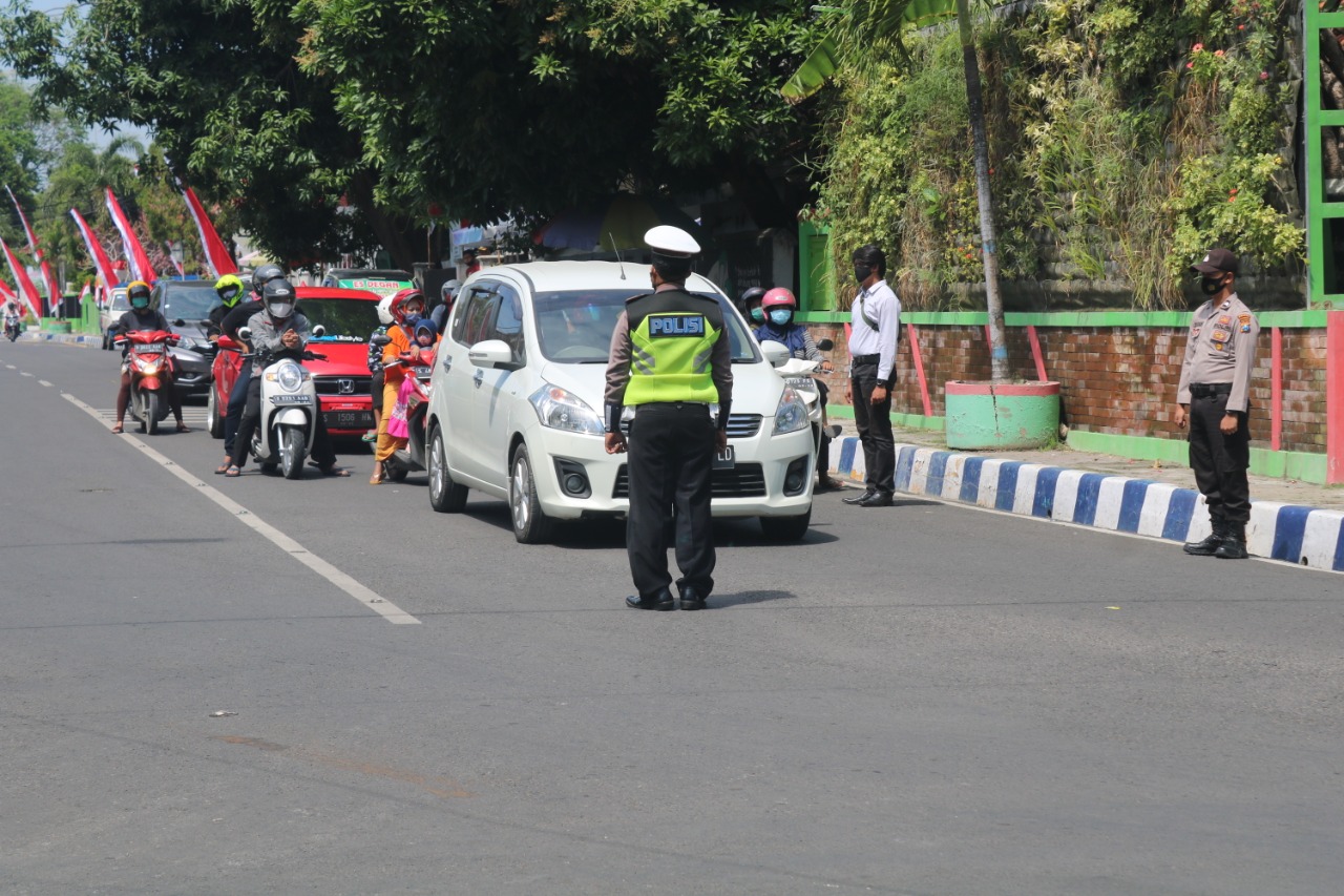 Stop !! Semua Pengendara di Bojonegoro dan Gresik Mendadak Diberhentikan Selama 3 Menit