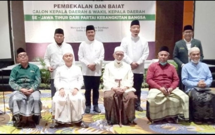 Qosim-Alif Dibaiat Hingga Diberikan Wejangan Para Kiai Sepuh dan Tokoh PWNU Jatim, Surat Model B.1-KWK dari DPP PKB Juga Resmi Diterimanya