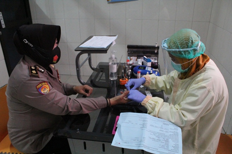 Ketika Stok Menipis, Anggota Polwan di Sidoarjo Ramai-ramai Donorkan Darah