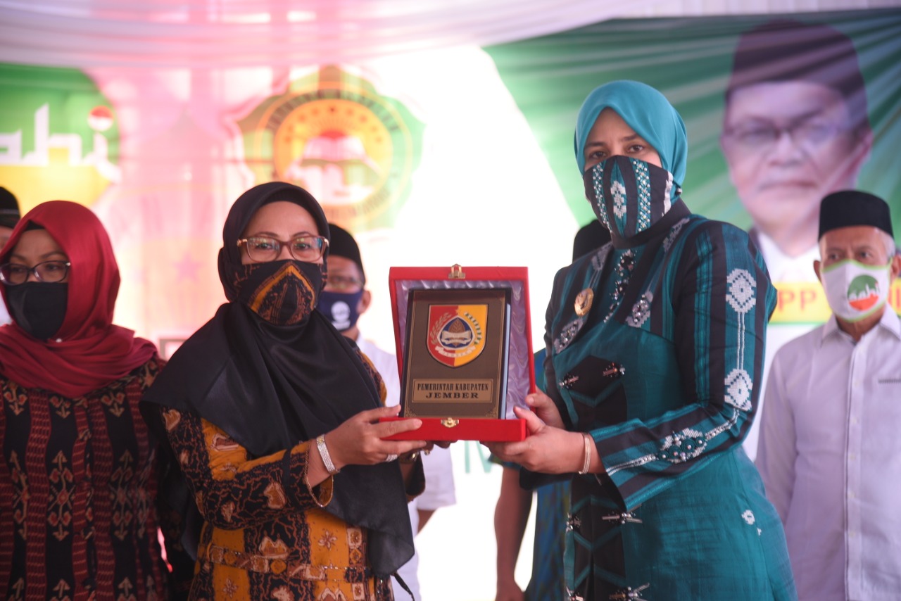 Bupati Faida Minta Warga Jember Minimal Lulus SMA/SMK