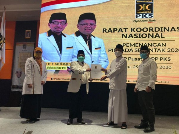 Dapat Dukungan PKS, Gus Ipul-Mas Adi Semakin Yakin Menang