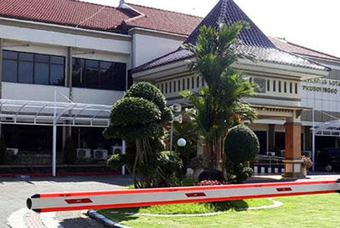 Pencopotan Dua Pejabat Teras Kota Probolinggo Diduga Karena Foto Bareng Mantan