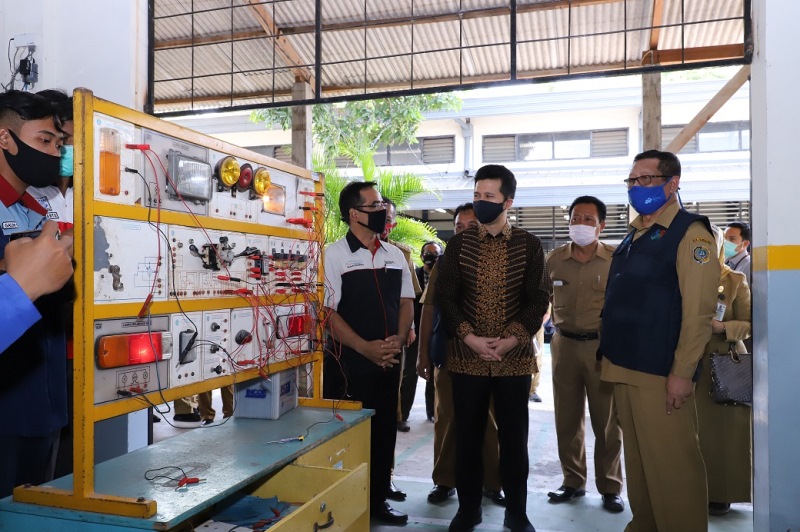 SMKN 3 Boyolangu Tulungagung Produksi APD dari Tenaga Surya