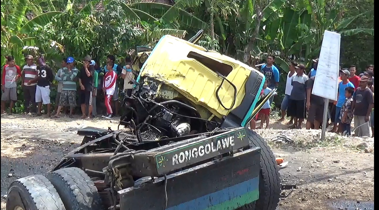 KA Kahuripan Hantam Truk di Nganjuk, Sopir Tewas Terlempar 25 Meter