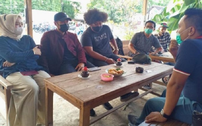 Blusukan ke Warung Kopi, Cabup Tuban Aditya Obrolkan Soal Kewirausahaan
