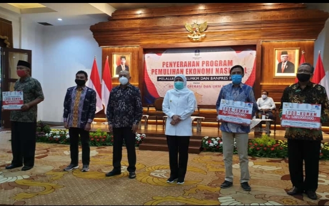 Presiden Obral Bantuan UMKM, Gubernur Khofifah Minta Jatah 2 Juta