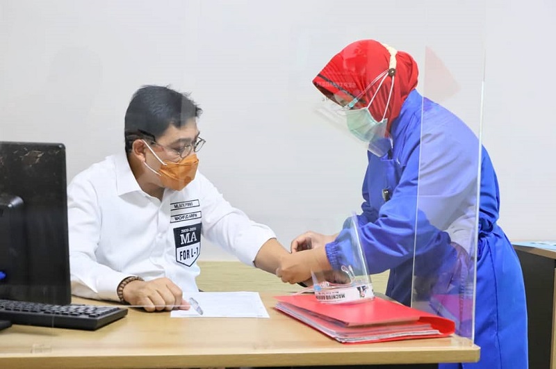 Hasil Swab MA Negatif Covid, Bapaslon Machfud-Mujiaman Lanjut Tes Kesehatan