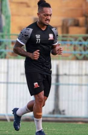 Mickael Parto  Belum Tentu Menggantikan Emmanuel Oti Essigba  