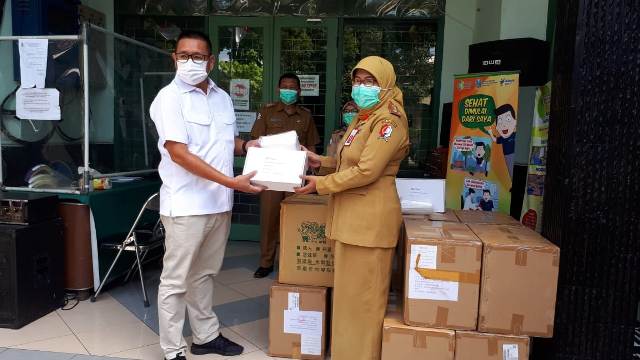 Anggota DPR RI Wihadi  Gelontor Ribuan Swab Kit di Bojonegoro-Tuban
