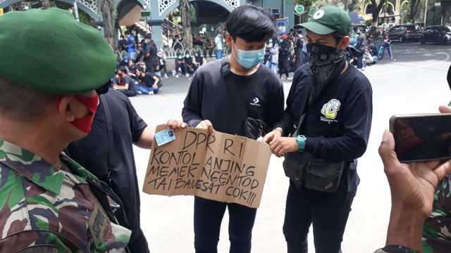 Sebut Alat Kelamin di Poster, Mahasiswa Pendemo di Gresik "Diciduk" Kodim