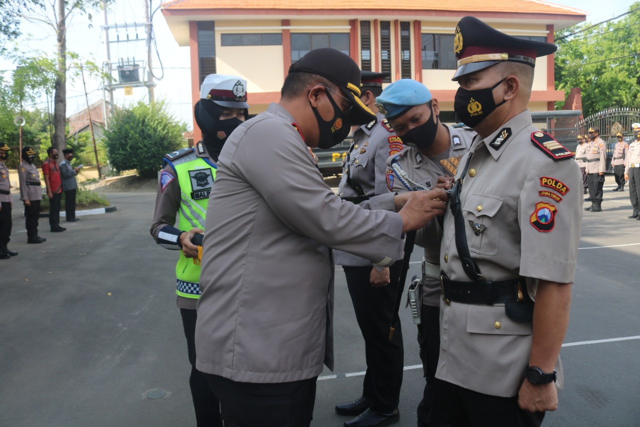 Enam Bulan Menjabat Kasat Lantas Bojonegoro, AKP Amirul Digantikan AKP Heru Sudjio