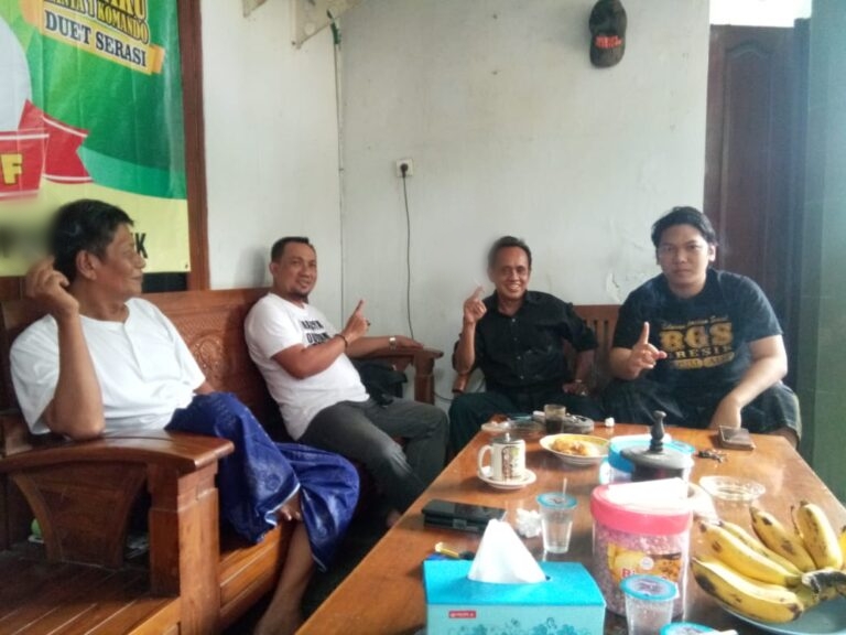 Bersama Putra Pendiri RGS, Komunitas Gresik Sumpek Dukung Pemenangan Qosim-Alif